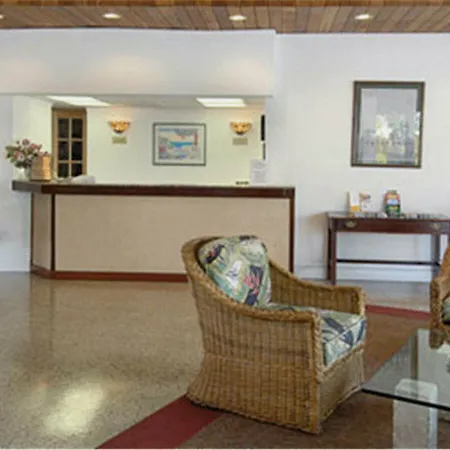 Travelodge Monaco Beach Resort